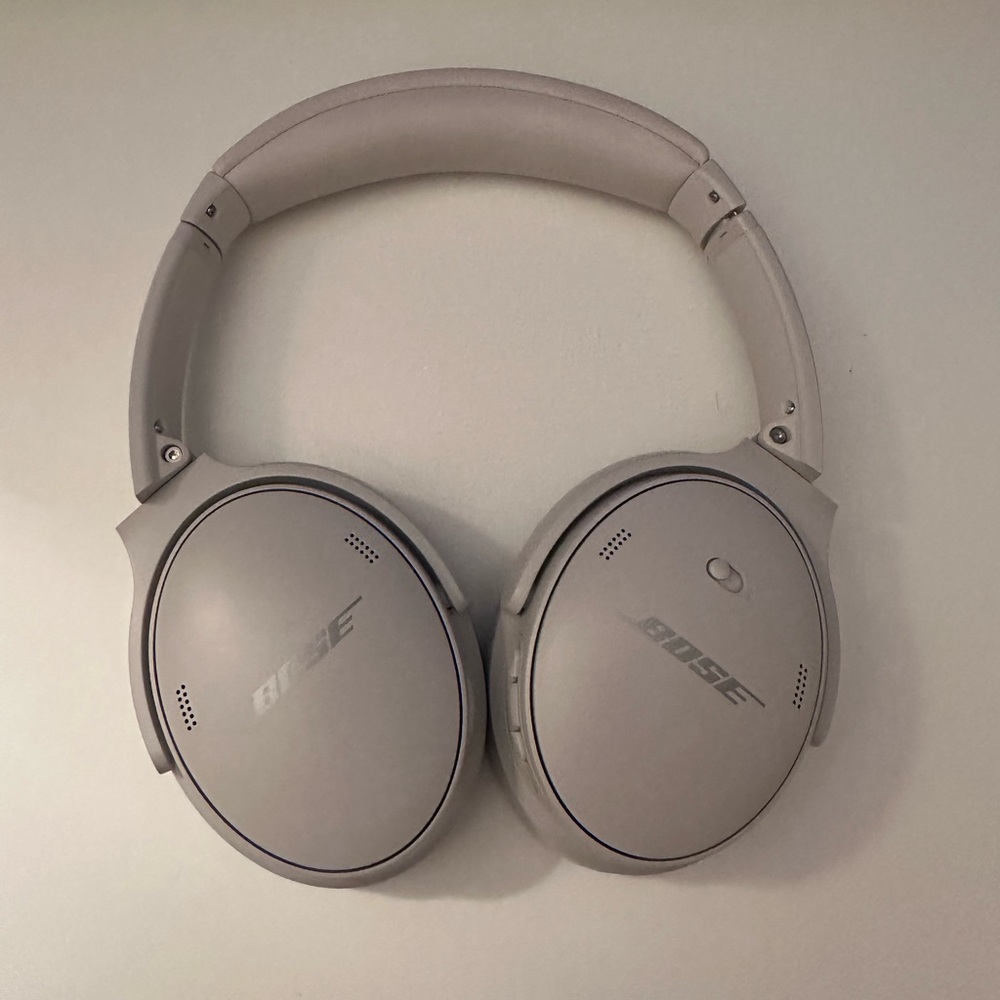Bose QuietComfort blue tooth wirelesss noise cancelling headphones